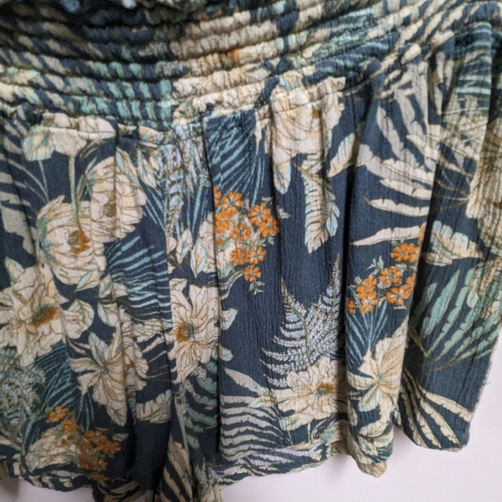 BeBop Floral Crinkle Short - Picture 6 of 9